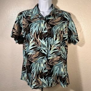 Columbia River Resort Button Up in Tropical Foliage